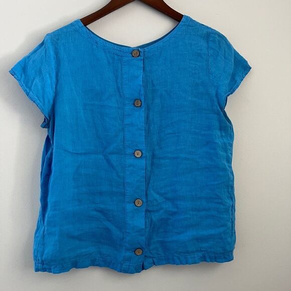 C&C Boxy Blue Linen Button Back Top | Size Medium - Picture 2 of 5